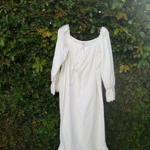 ✨Vintage Victoria's Secret prairie style nightgown
